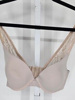 Marilyn Monroe Intimates Womens Sz M T Shirt Bra Lightly Lined Blush